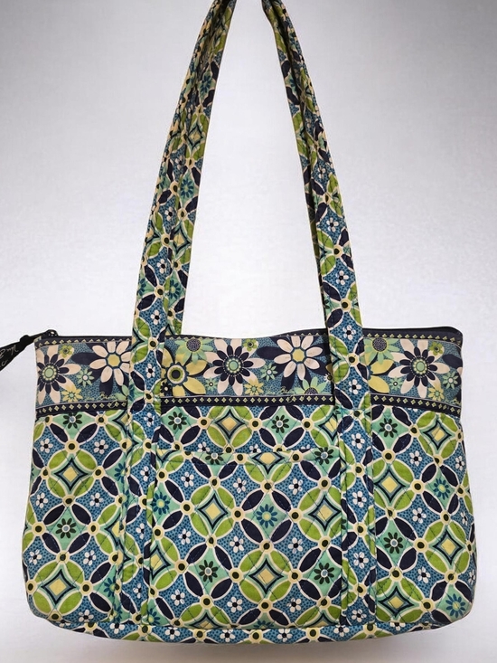 Vera Bradley Handbags - Vera Bradley Retired Daisy Daisy Navy, Blue & Lime Quilted Shoulder Bag.